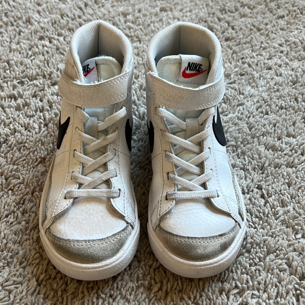 Boys’ Nike Blazer Mid '77